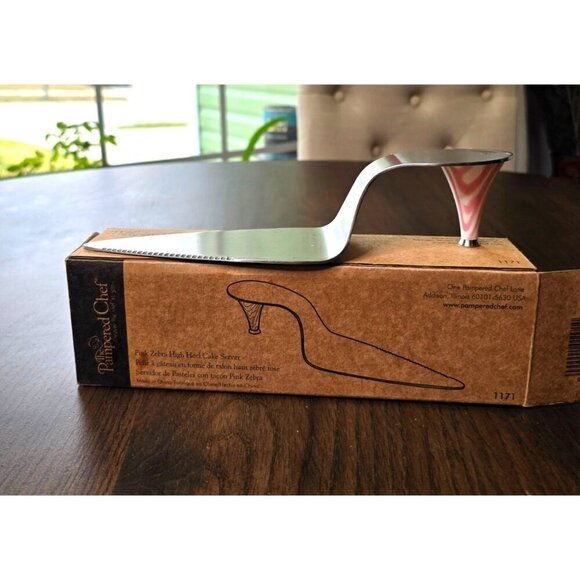 Pampered Chef Pink Zebra High Heel Cake Server #1171 Magnetic - Picture 1 of 12